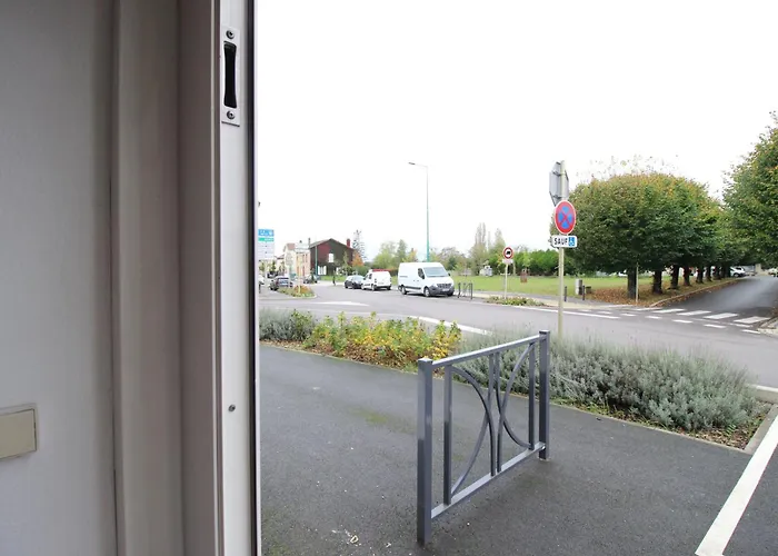 Plain-Pied - 5 Couchages - Billard - Babyfoot - Terrasse - Jardin - Veranda - 4 Chambres & Canape Convertible - Netflix - Amazon Prime - Wifi - Stationnement Gratuit Devant - Verdun Centre - Gere Par Presta-Zen\'Services