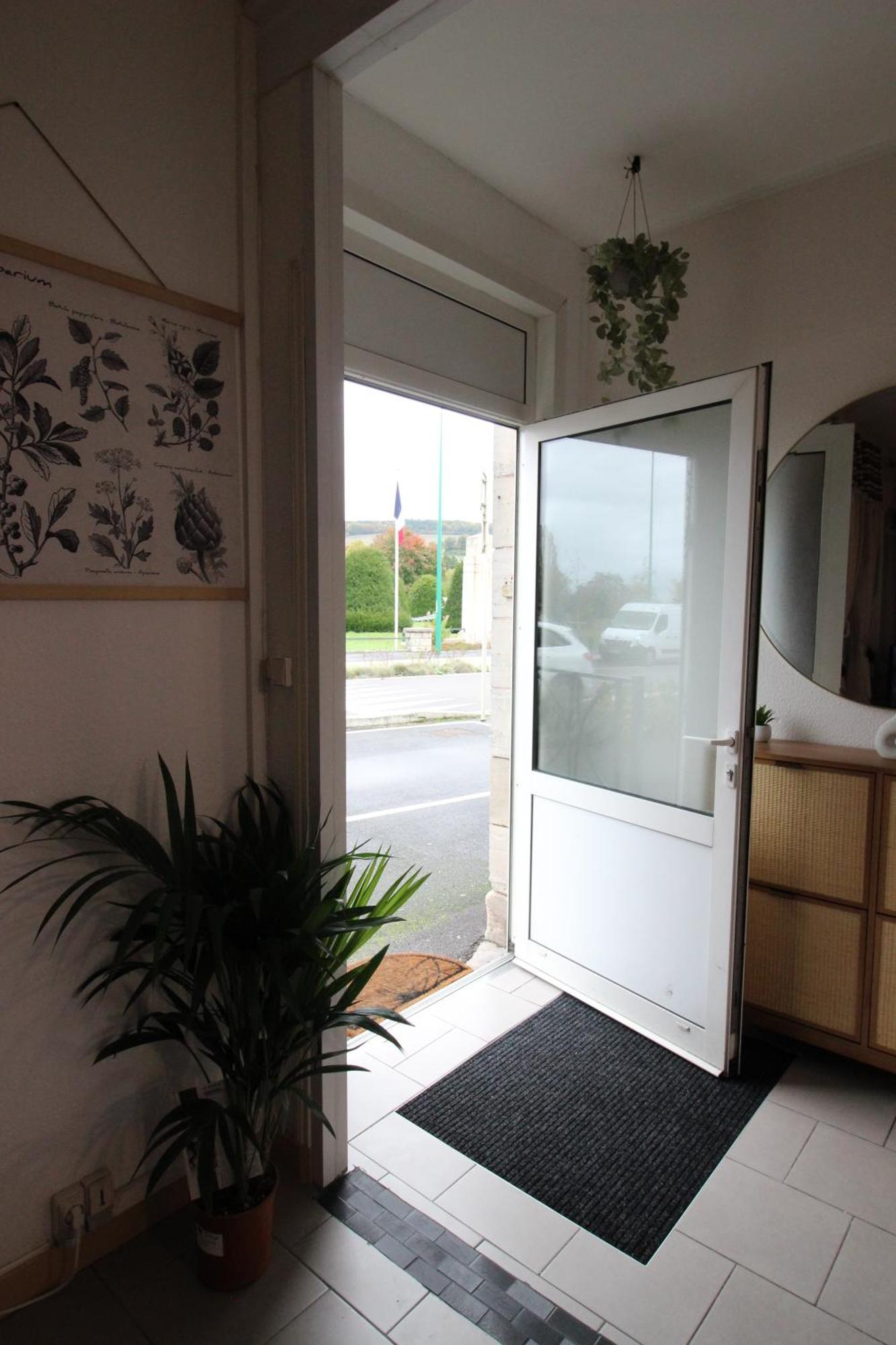 Plain-pied - 5 Couchages - Billard - Babyfoot - Terrasse - Jardin - Veranda - 4 & Canape Convertible - Netflix - Amazon Prime - Wifi - Stationnement Gratuit Devant - Centre - Gere Par Presta-zen'services Apartment *