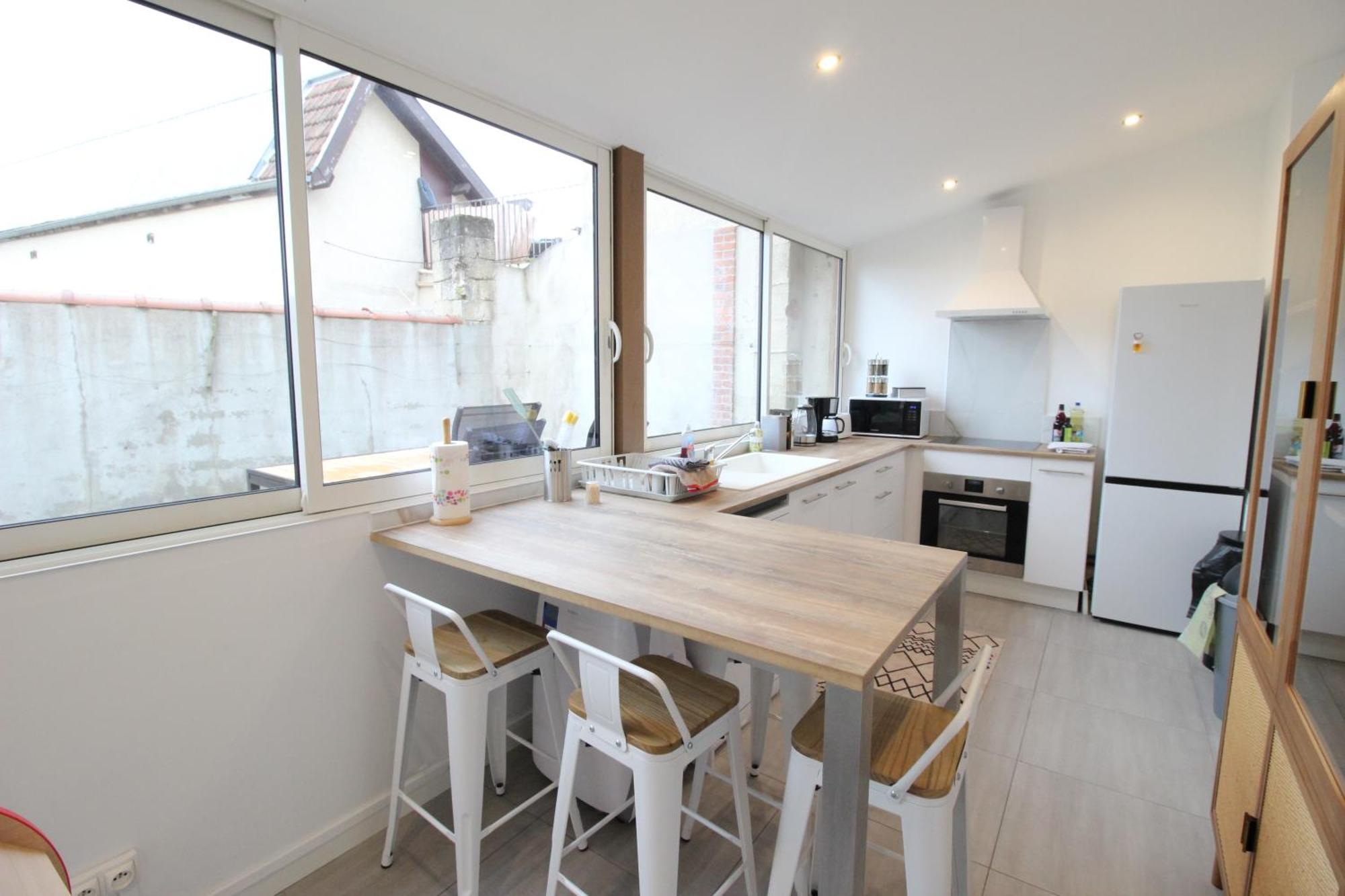 Plain-pied - 5 Couchages - Billard - Babyfoot - Terrasse - Jardin - Veranda - 4 & Canape Convertible - Netflix - Amazon Prime - Wifi - Stationnement Gratuit Devant - Centre - Gere Par Presta-zen'services Appartement Verdun-sur-Meuse