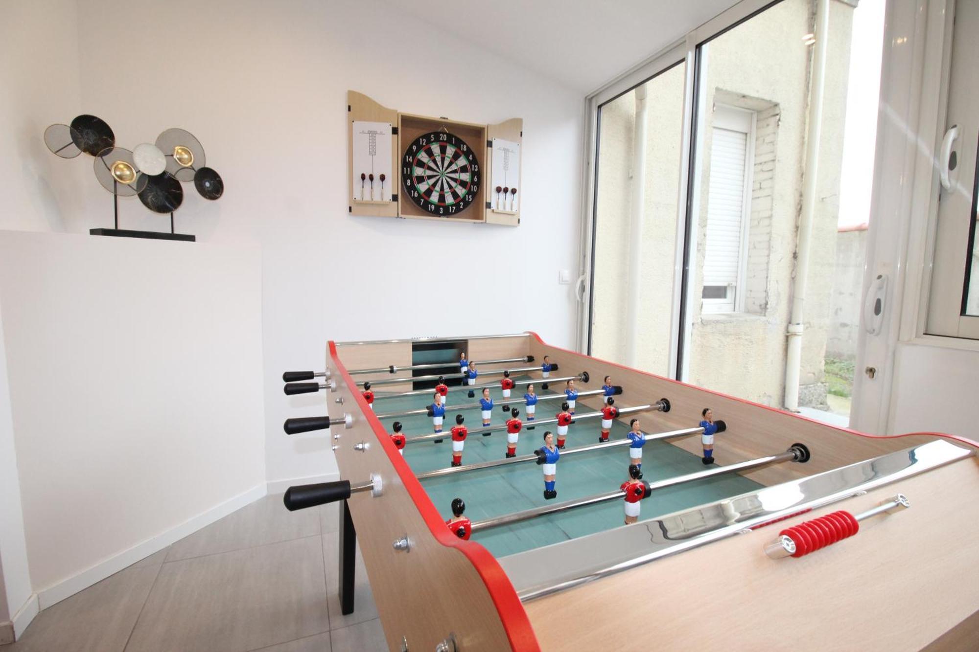 Plain-pied - 5 Couchages - Billard - Babyfoot - Terrasse - Jardin - Veranda - 4 & Canape Convertible - Netflix - Amazon Prime - Wifi - Stationnement Gratuit Devant - Centre - Gere Par Presta-zen'services Apartment *